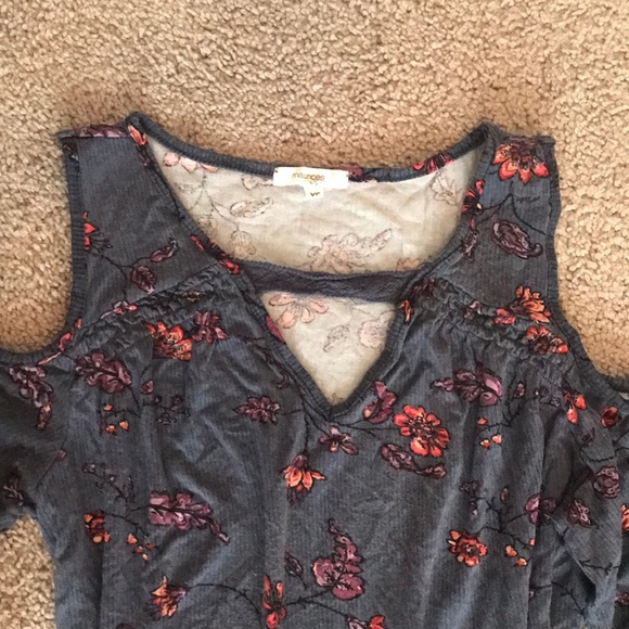 Soft, bouncey top from Maurices - Picture 4 of 4